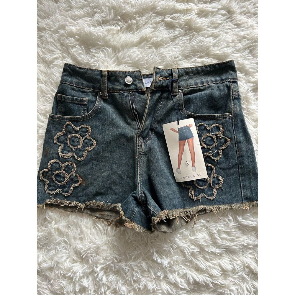 NWT Angel Kiss Womens Size 5/27 Denim Shorts Floral Patch Cutoffs
